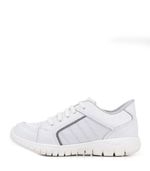 Zapatillas-colegiales-de-cuero-en-blanco.jpg