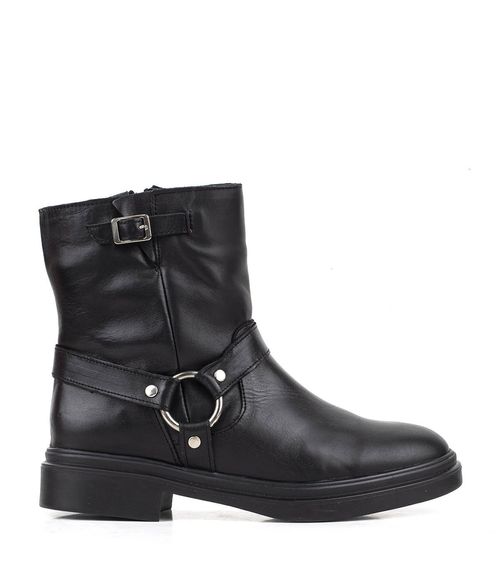 Botas cortas estilo biker de cuero negro