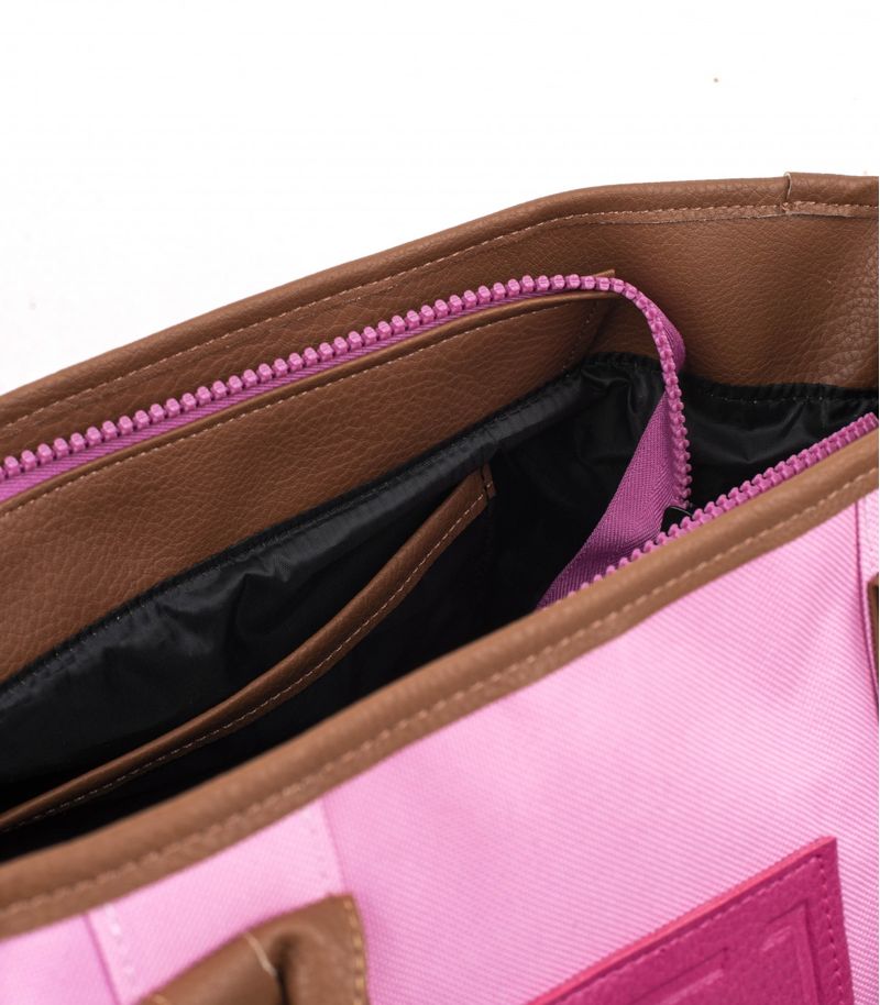 Bolso-con-correas-deportivas-de-tela-en-rosa.jpg