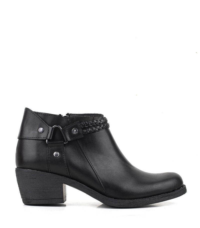 Botas-cortas-con-cinta-trenzada-de-cuero-en-negro.jpg