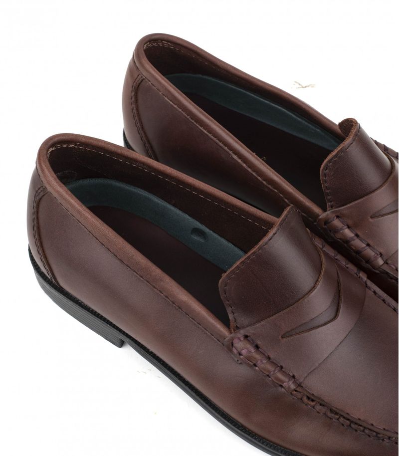 Mocasines-clasicos-de-cuero-marron.jpg