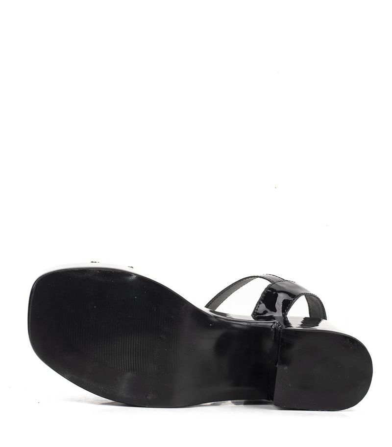 Sandalias-de-fiesta-en-charol-negro.jpg