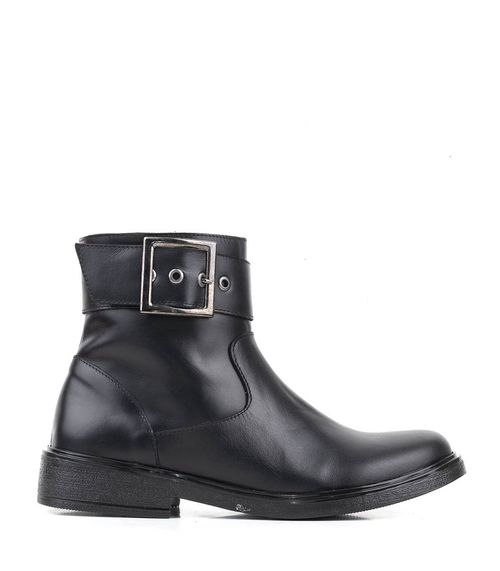 Botas cortas con herraje de cuero negro