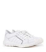 Zapatillas-colegiales-de-cuero-en-blanco.jpg