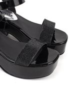 Sandalias-de-fiesta-en-charol-negro.jpg