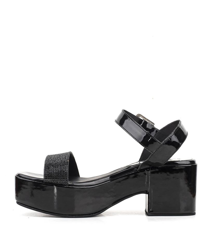 Sandalias-de-fiesta-en-charol-negro.jpg