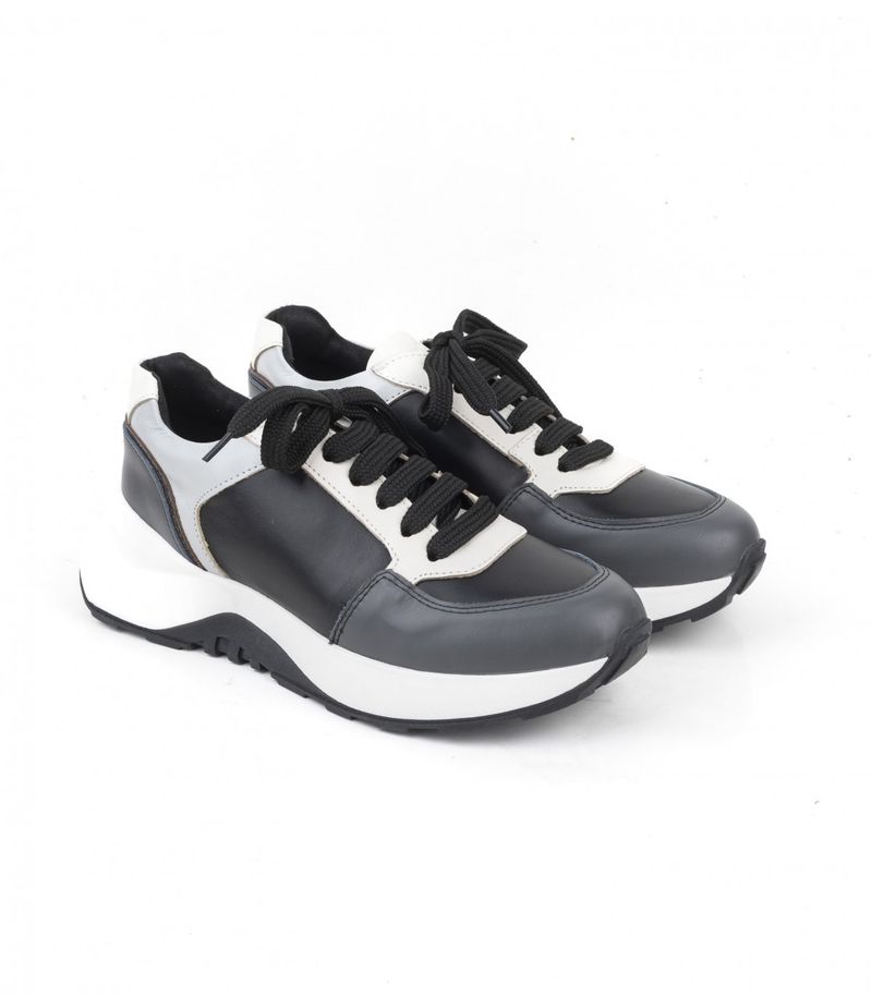 Zapatillas-estilo-deportivo-de-cuero-negro-combinadas.jpg