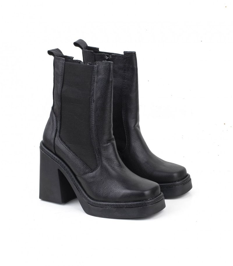 Botas-media-caña-con-elastico-de-cuero-negro.jpg