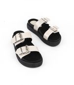 Sandalias-estilo-chunky-con-herrajes-de-cuero-en-tiza.jpg