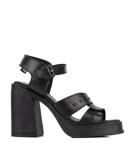 Sandalias altas con tachas de cuero negro