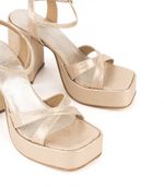 Sandalias-de-fiesta-metalizadas-en-beige.jpg