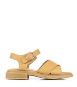 Sandalias-bajas-de-cuero-en-beige.jpg