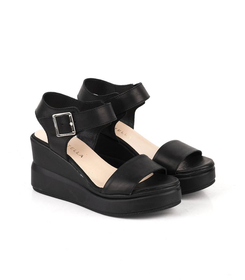 Sandalias-clasicas-taco-chino-de-cuero-negro.jpg