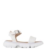 Sandalias-clasicas-de-simil-en-blanco.jpg