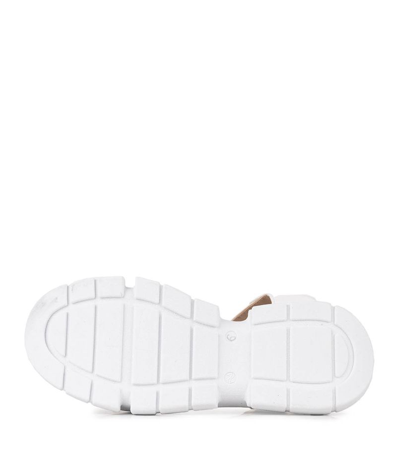 Sandalias-clasicas-de-simil-en-blanco.jpg