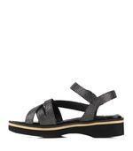 Sandalias-de-cintas-metalizadas-en-negro.jpg