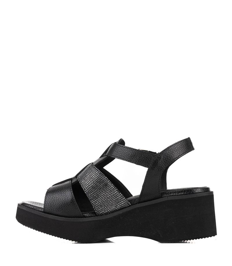 Sandalias-taco-chino-combinadas-de-cuero-en-negro.jpg