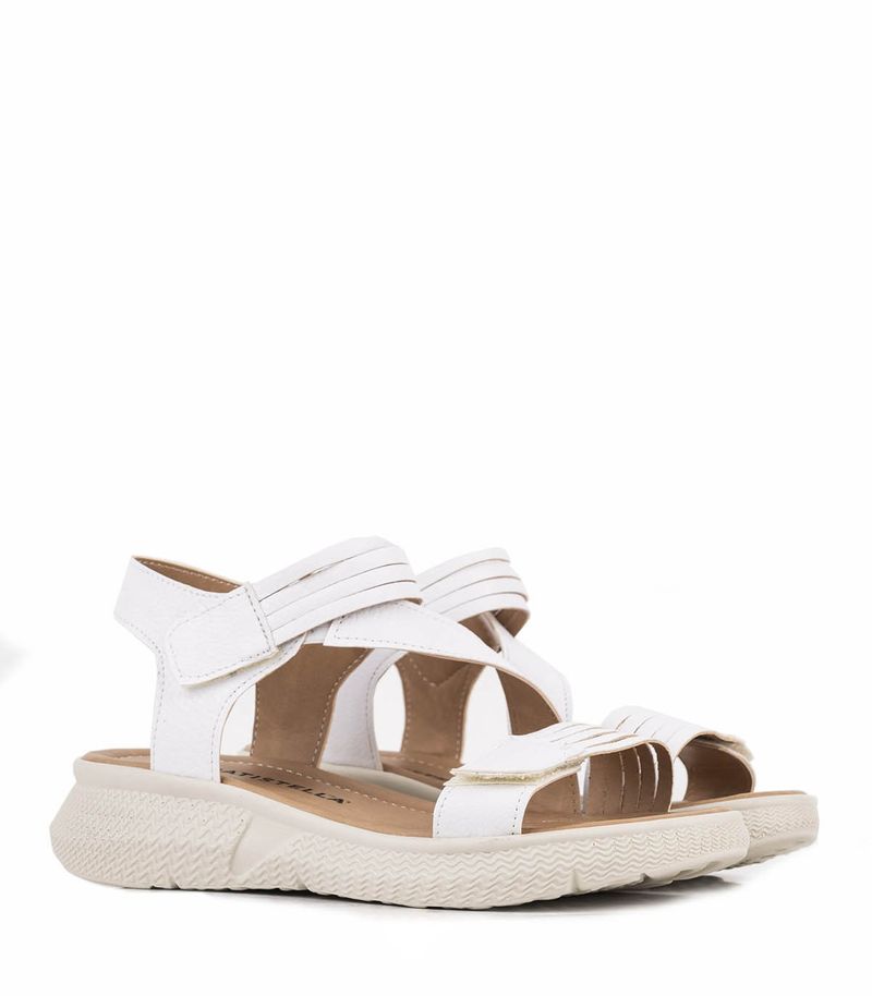 Sandalias-de-cuero-blanco-con-velcro.jpg