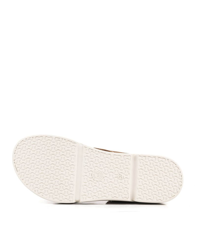 Sandalias-con-cintas-de-cuero-en-suela.jpg