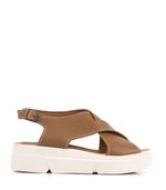 Sandalias-con-cintas-de-cuero-en-suela.jpg