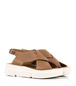 Sandalias-con-cintas-de-cuero-en-suela.jpg