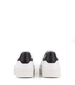 Zapatillas-urbanas-de-cuero-en-blanco-combinado.jpg