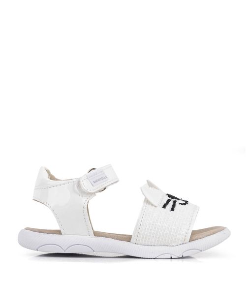 Sandalias con apliques de símil en blanco