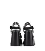 Sandalias-altas-con-tachas-de-cuero-negro.jpg