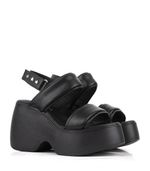 Sandalias-clasicas-con-apliques-de-cuero-negro.jpg