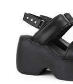 Sandalias-clasicas-con-apliques-de-cuero-negro.jpg