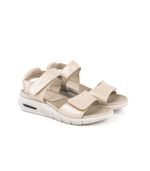 Sandalias-confort-de-cuero-con-velcro-en-champagne.jpg