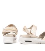 Sandalias-confort-de-cuero-con-velcro-en-champagne.jpg