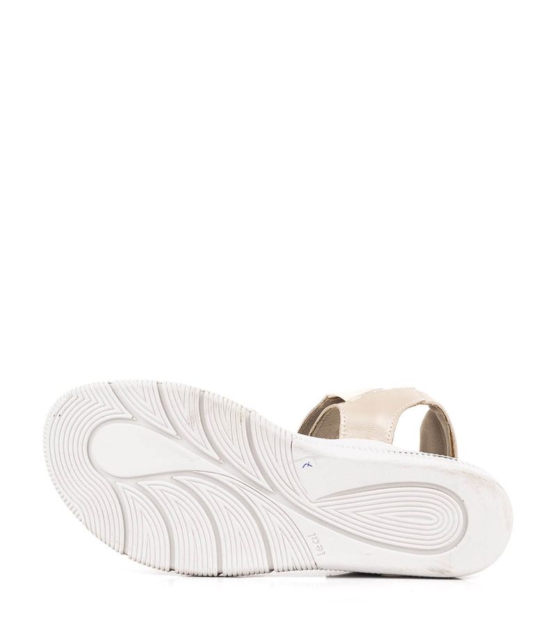 Sandalias-confort-de-cuero-con-velcro-en-champagne.jpg