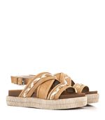 Sandalias-estilo-ugly-de-cuero-en-suela.jpg