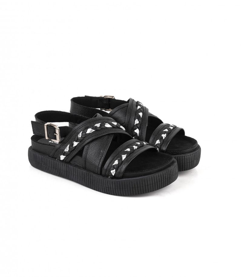 Sandalias-estilo-ugly-de-cuero-en-negro.jpg