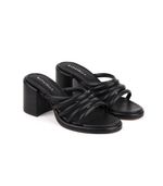 Sandalias-con-cintas-de-cuero-negro.jpg