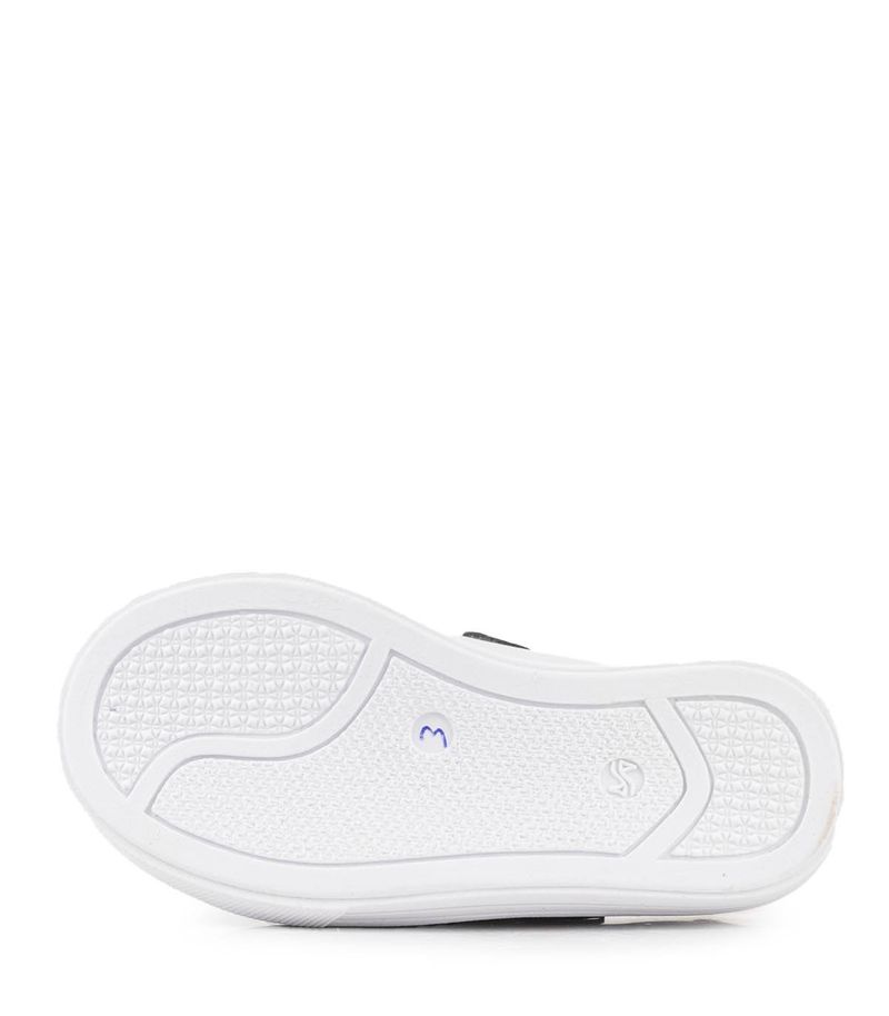 Zapatillas-urbanas-de-simil-en-blanco.jpg