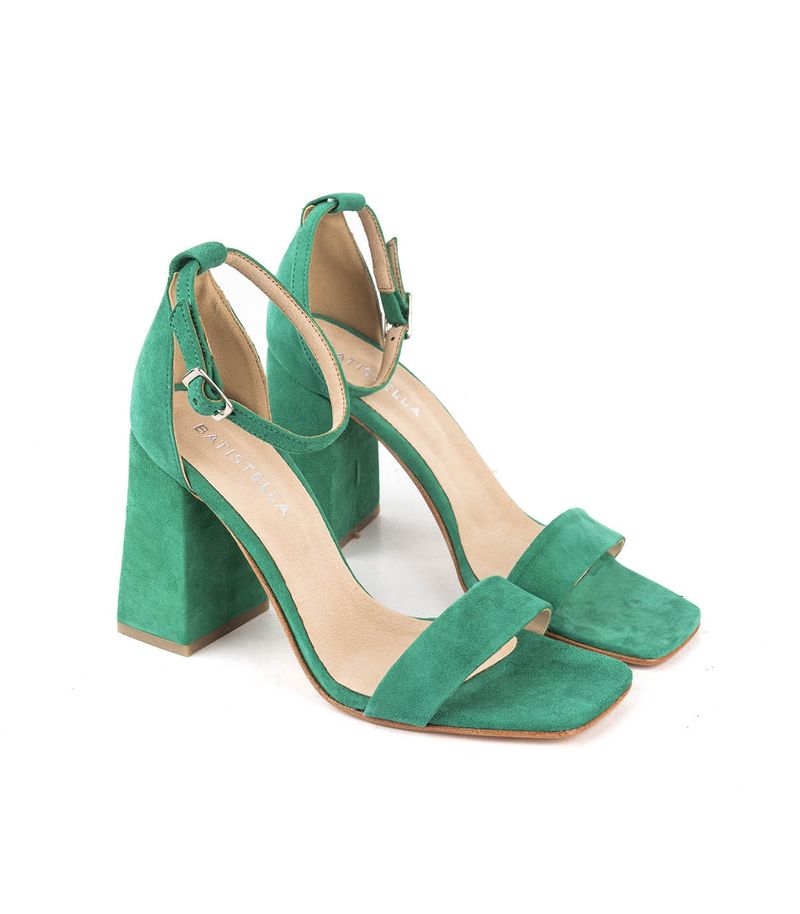 Sandalias-con-pulsera-de-gamuza-en-verde.jpg