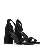 Sandalias-con-pulsera-de-gamuza-en-negro.jpg