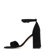 Sandalias-con-pulsera-de-gamuza-en-negro.jpg