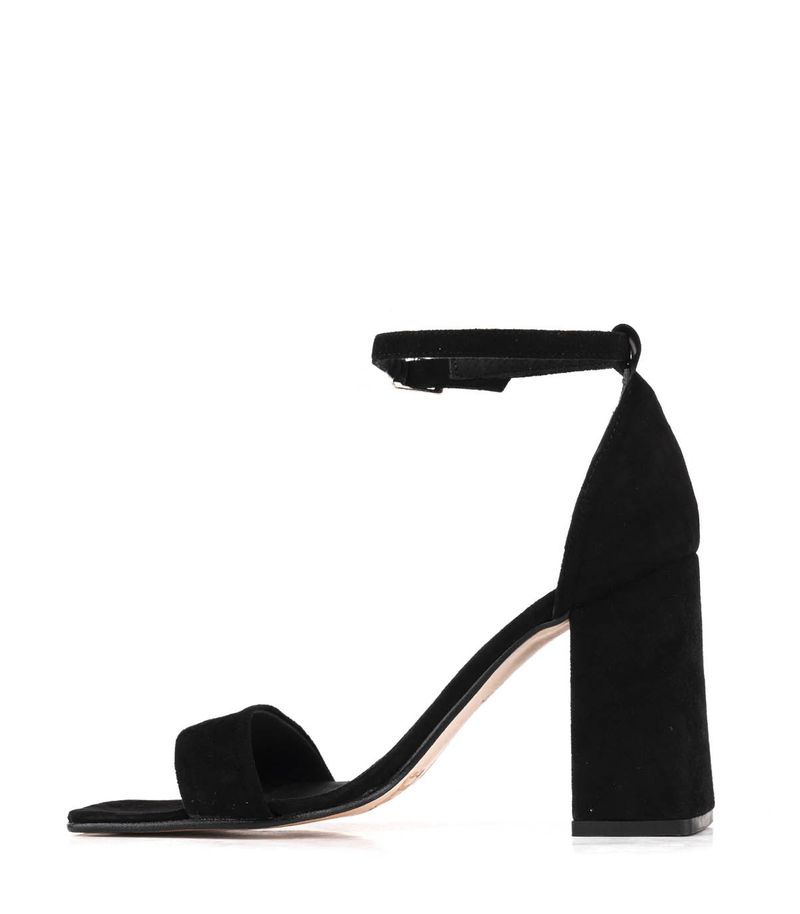 Sandalias-con-pulsera-de-gamuza-en-negro.jpg