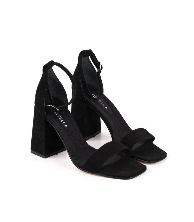 Sandalias-con-pulsera-de-gamuza-en-negro.jpg