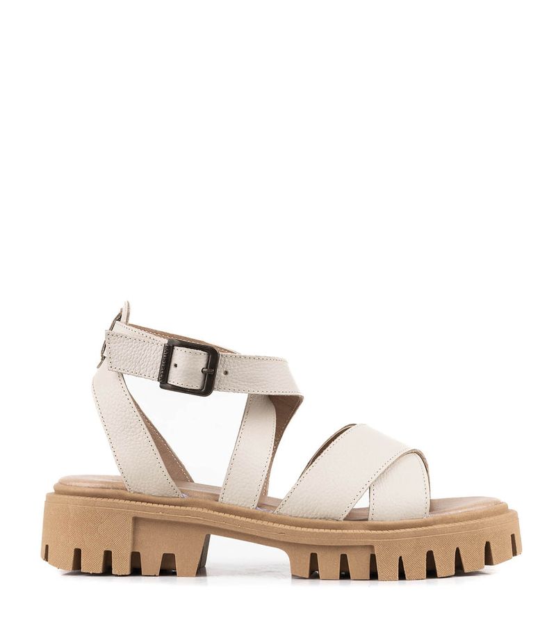 Sandalias-bajas-con-cintas-de-cuero-en-beige.jpg