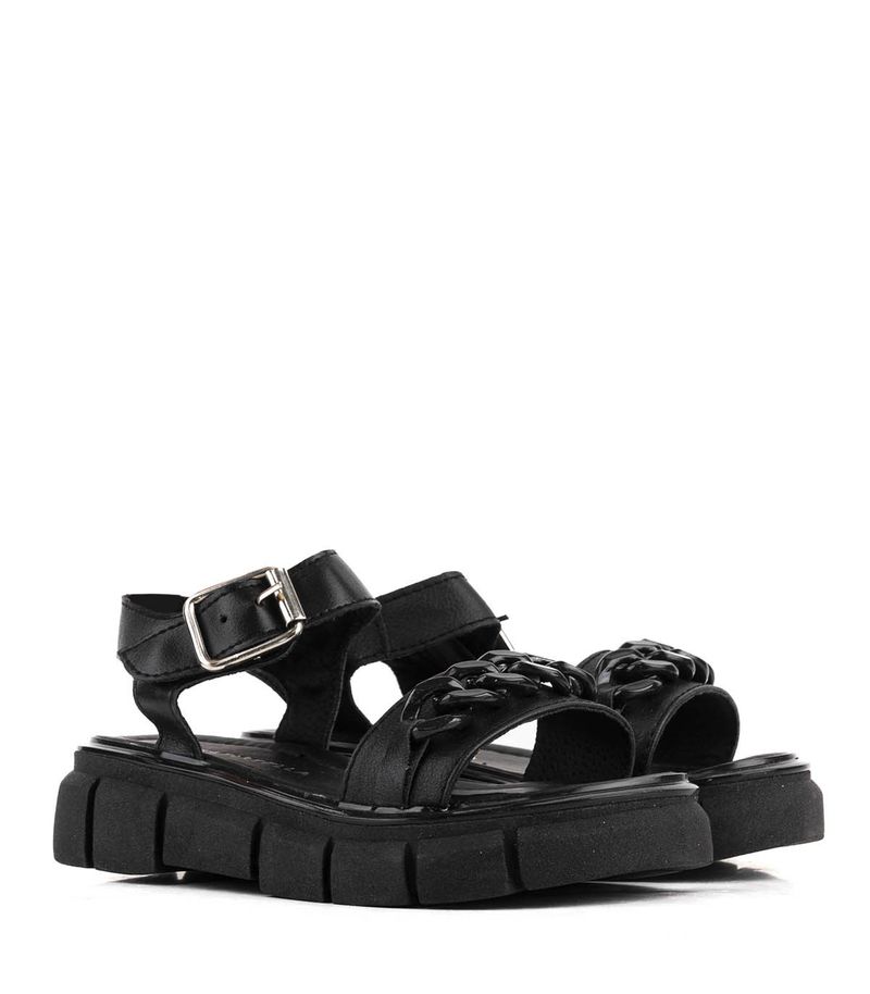 Sandalias-con-cadenas-de-simil-en-negro.jpg