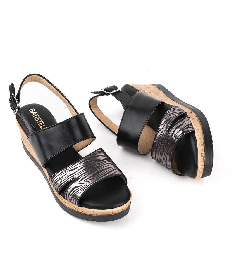 Sandalias-combinadas-de-cuero-en-negro.jpg