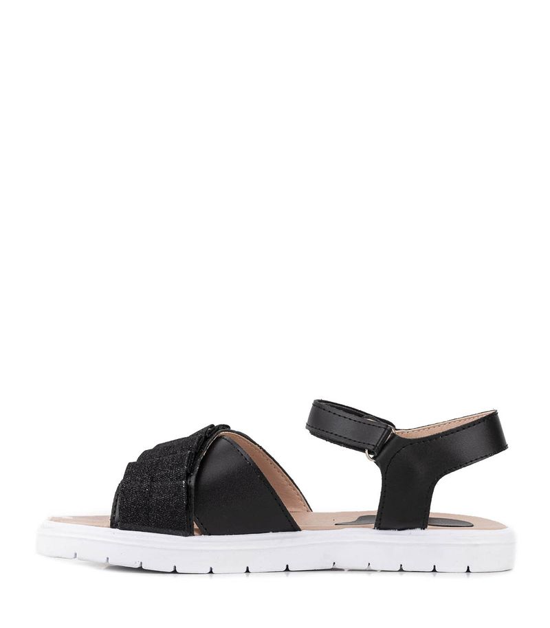 Sandalias-metalizadas-en-simil-negro.jpg