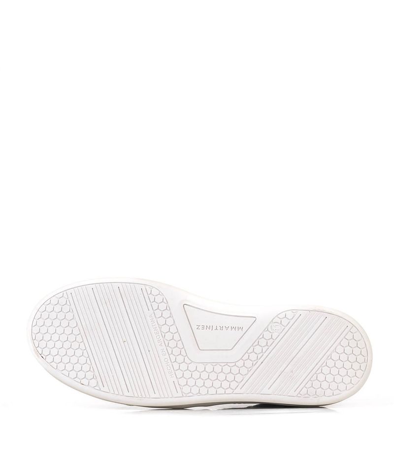 Zapatillas-urbanas-con-recortes-de-cuero-en-blanco.jpg