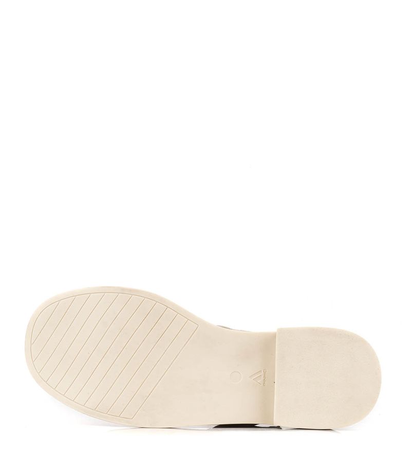 Sandalias-bajas-tramadas-de-cuero-en-natural.jpg