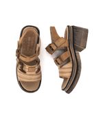 Sandalias-tramadas-con-herrajes-de-cuero-en-beige.jpg