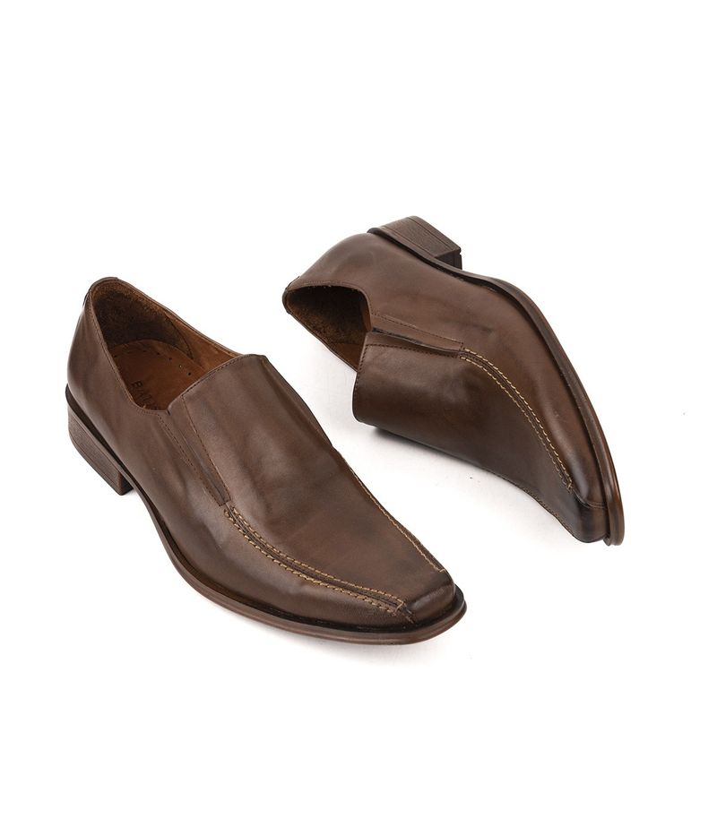 Zapatos-de-vestir-en-cuero-marron.jpg